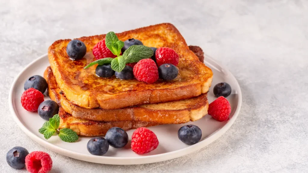 Should French Toast Be Soaked or Dipped